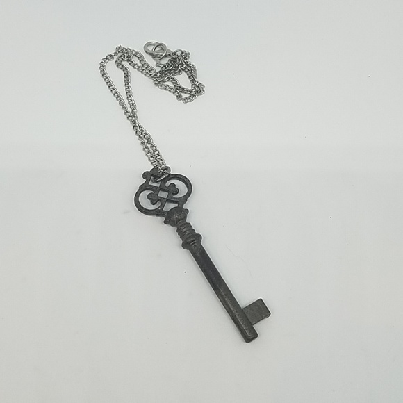 GASOLINE GLAMOUR Jewelry - 3.5 inch fancy antique necklace silver chain new GASOLINE GLAMOUR Jewelry - 3.5 inch fancy antique necklace silver chain new